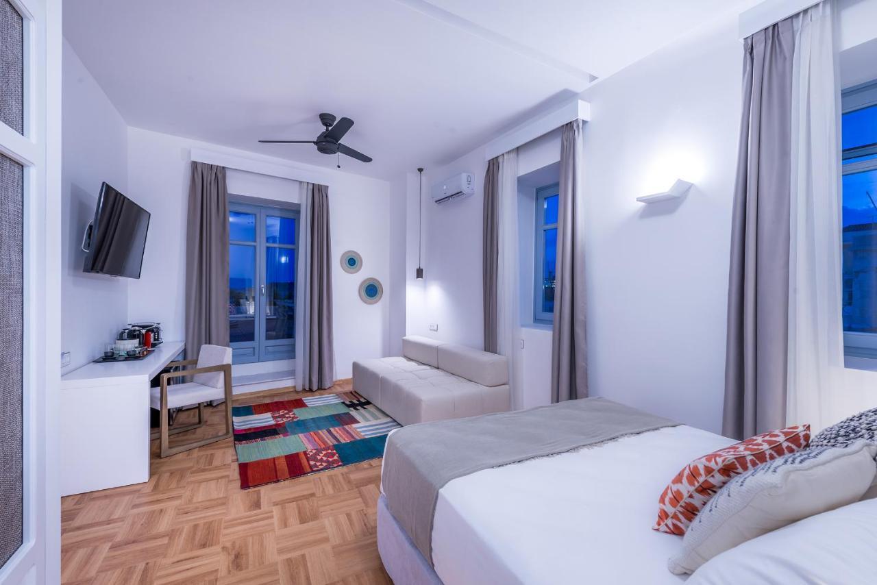 Shapes Luxury Suites Ermoupoli Esterno foto