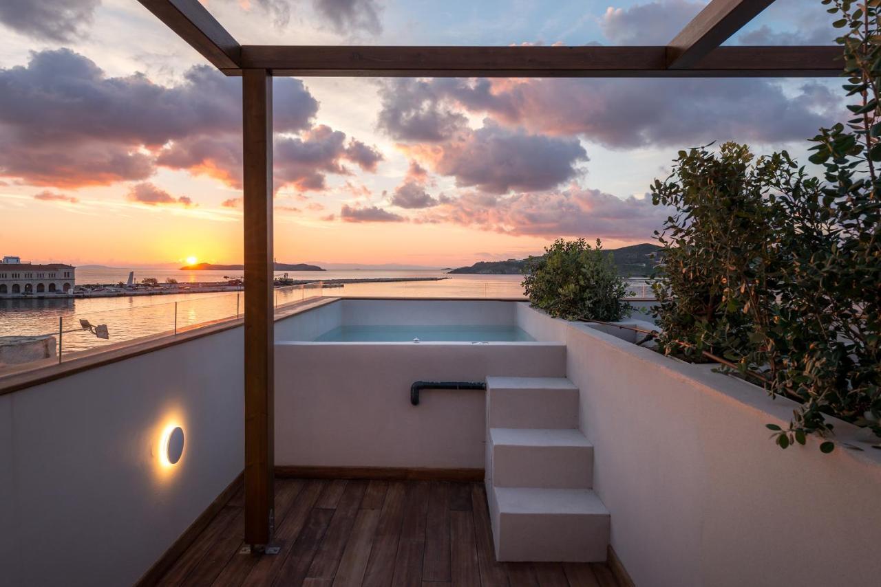 Shapes Luxury Suites Ermoupoli Esterno foto