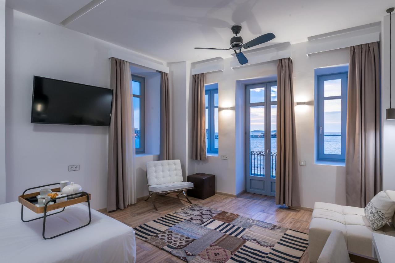 Shapes Luxury Suites Ermoupoli Esterno foto