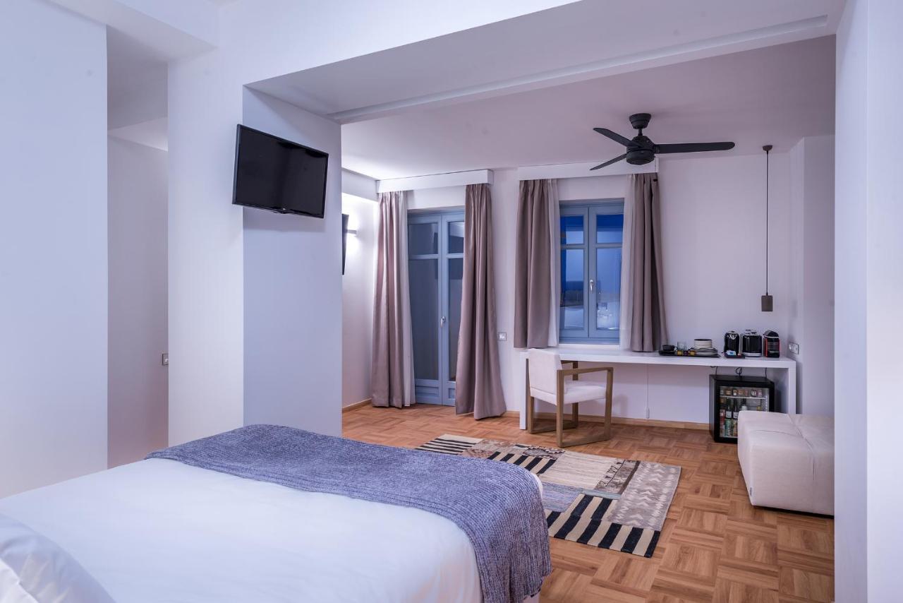 Shapes Luxury Suites Ermoupoli Esterno foto