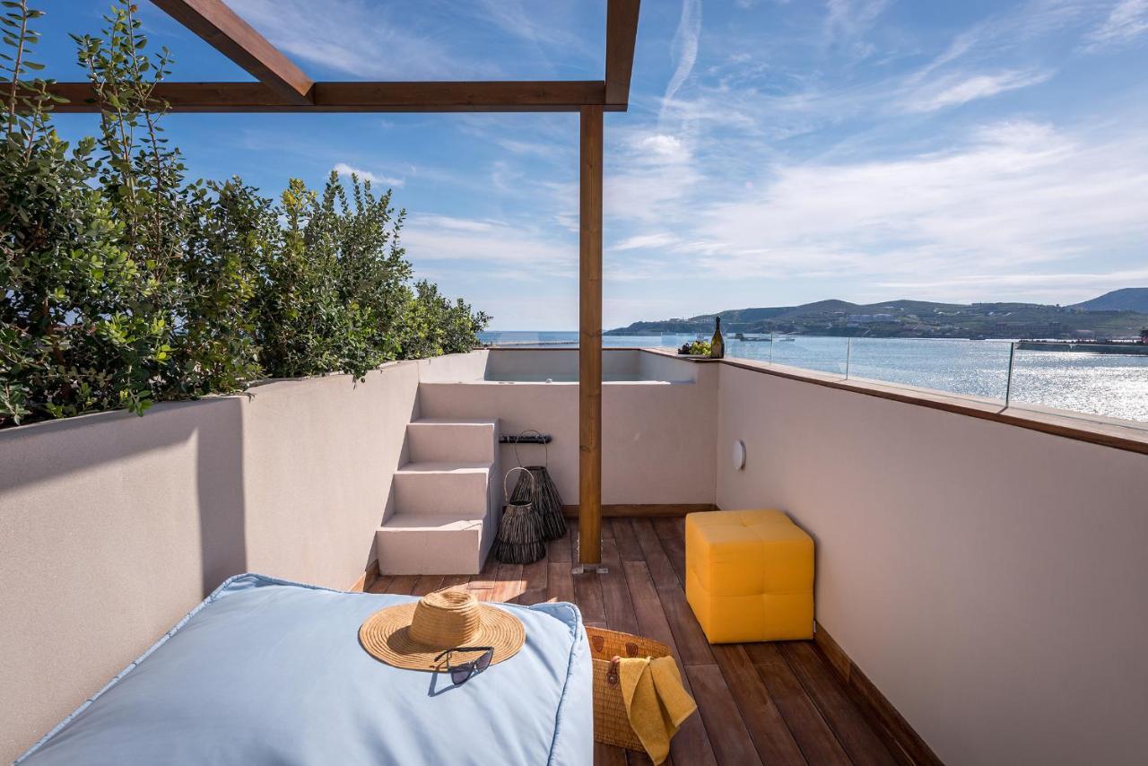 Shapes Luxury Suites Ermoupoli Esterno foto