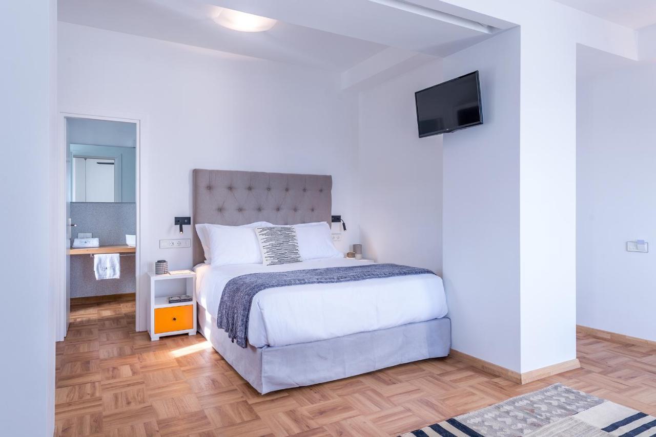 Shapes Luxury Suites Ermoupoli Esterno foto