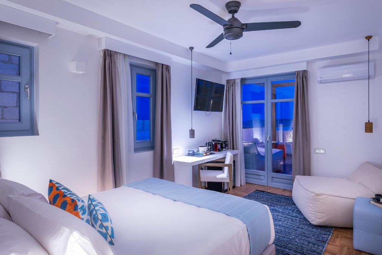 Shapes Luxury Suites Ermoupoli Esterno foto