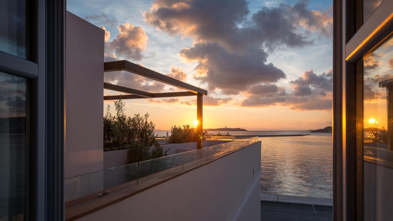 Shapes Luxury Suites Ermoupoli Esterno foto