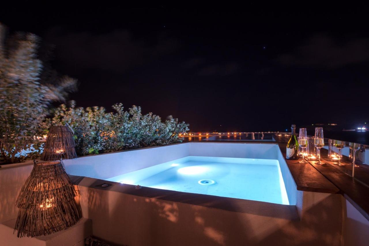 Shapes Luxury Suites Ermoupoli Esterno foto